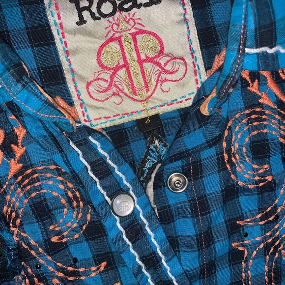 Roar Ladies button up - Picture 2 of 4